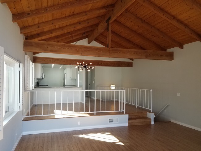 Foto del edificio - 1745 Herrin St