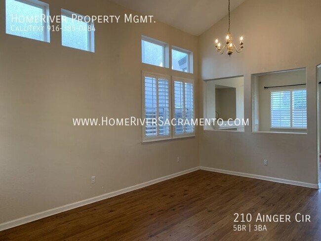 Foto del edificio - 210 Ainger Cir