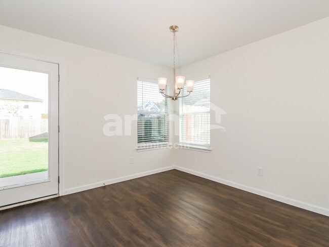 Building Photo - 118 Rinehardt St