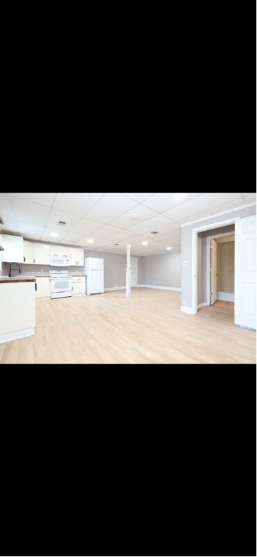 Foto del edificio - 225 Willow Lake Ln