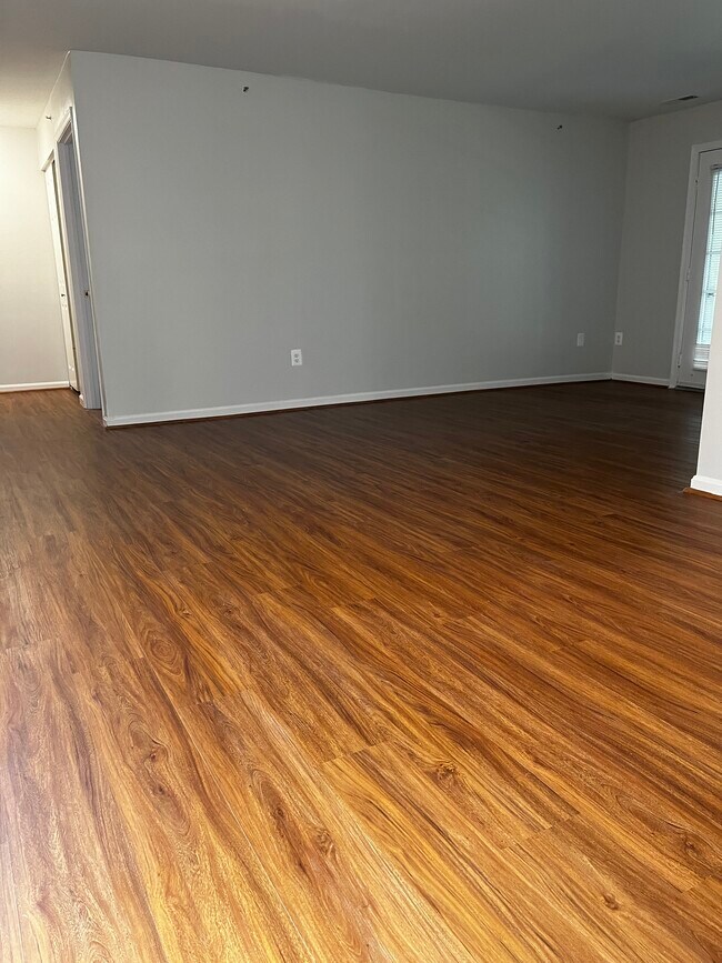 Building Photo - 3404 Tulleys Pointe Ct