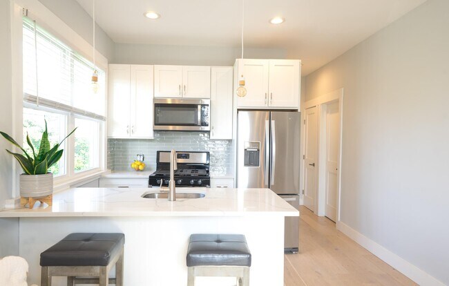 Building Photo - 259 Beach 125th St