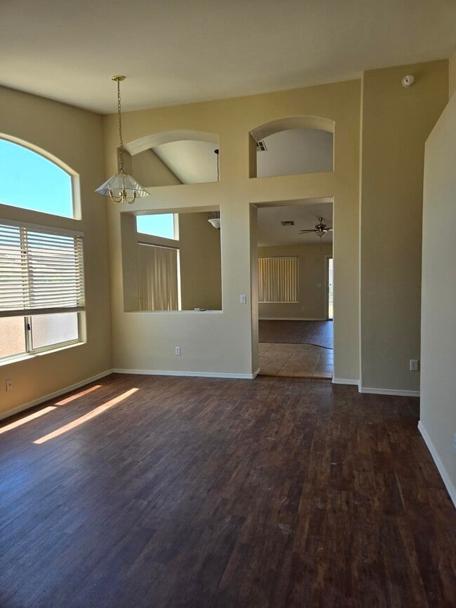 Building Photo - 12160 N 83rd Dr