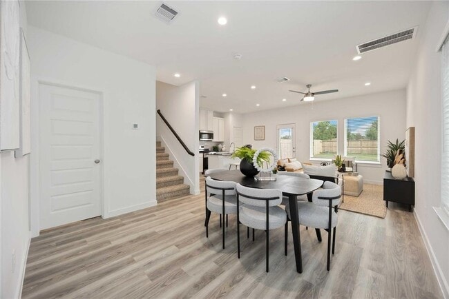 Building Photo - 10305 Penryn Frst Trl