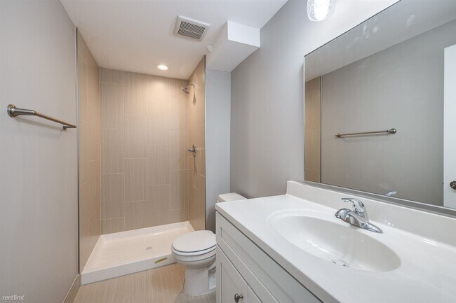 Building Photo - 8421 Xerxes Ave N