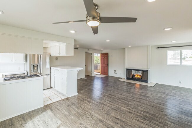 Building Photo - 851 Cypress Ave