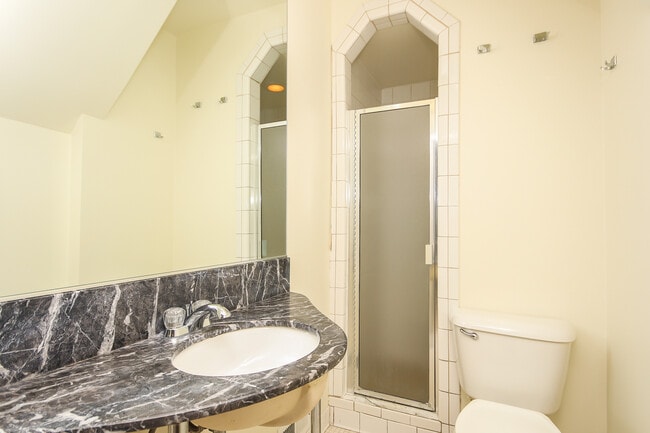 Building Photo - 507 Mack Rd