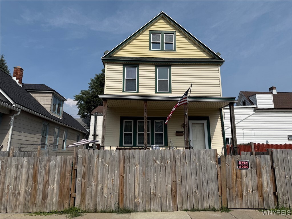 Primary Photo - 11 Baynes St