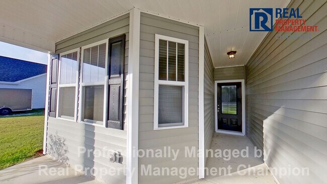 Foto del edificio - Beautiful Home in Hampstead on Spacious Lot