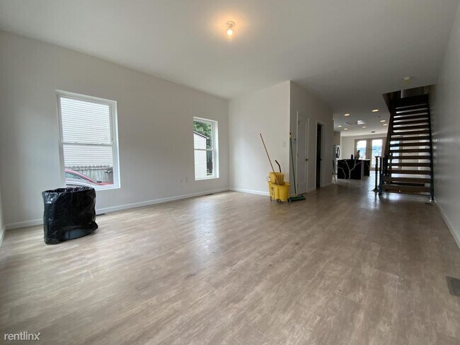 Foto del edificio - 4 br, 3.5 bath House - 5121 Keystone St