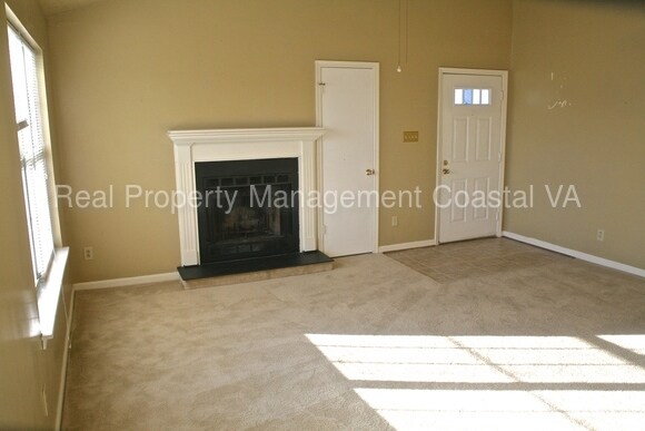 Building Photo - 3766 Towne Point Rd