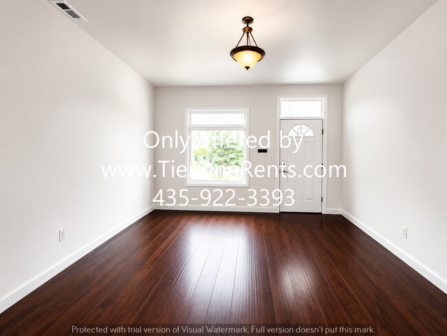 Foto del edificio - 743 Hawthorne Ave S