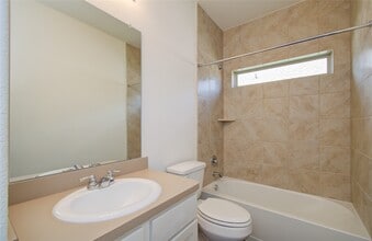 Building Photo - 8414 Beacon Bay Cir