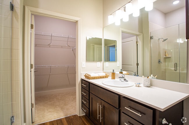 2BR, 2BA - Silver Collection At Carl D Silver