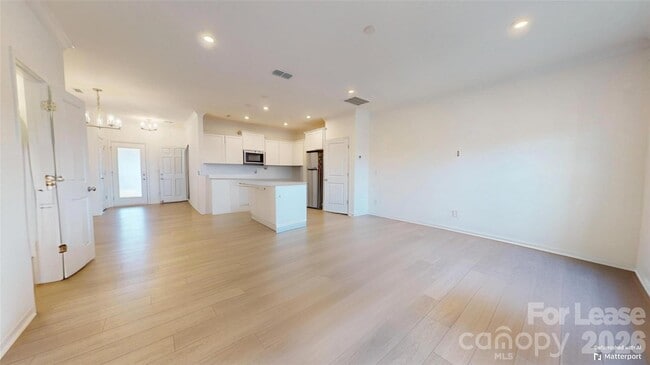 Foto del edificio - 8988 Clayton Aly