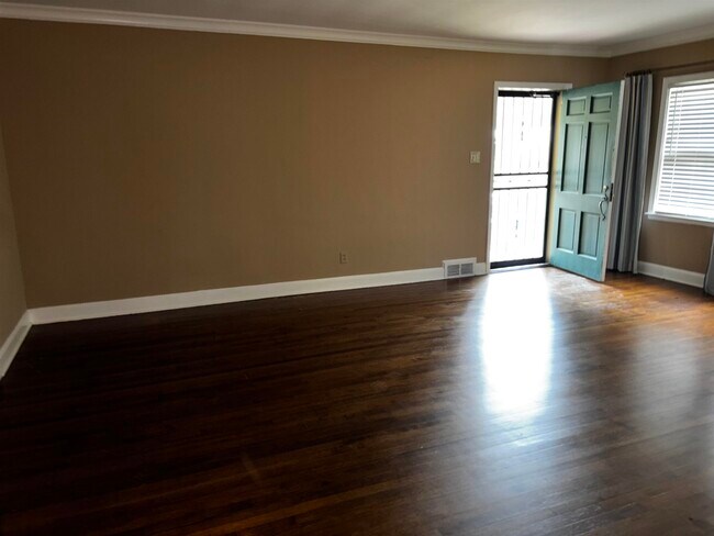 Foto del edificio - 3646 Walnut Grove Rd