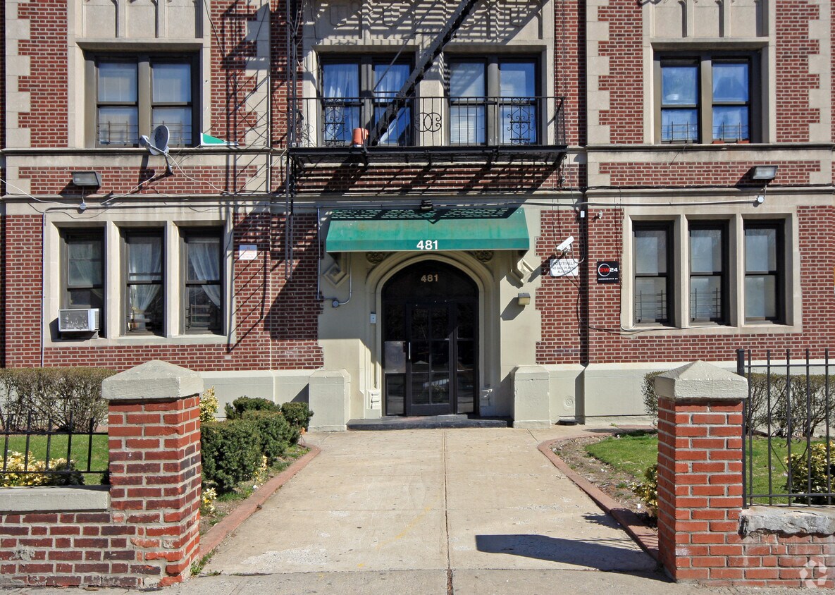 Building Photo - 268 New York Ave