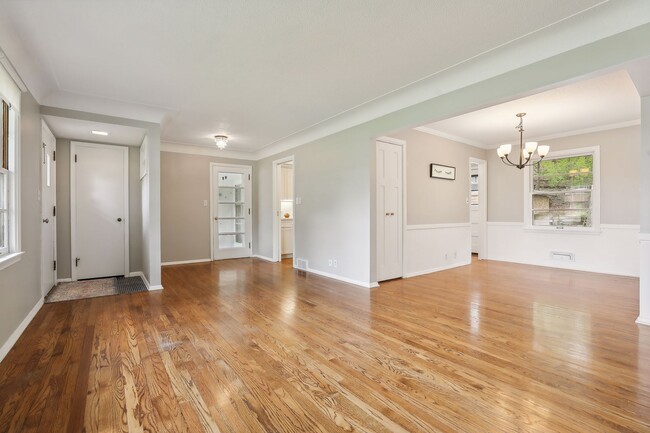 Building Photo - 4513 Laguna Dr