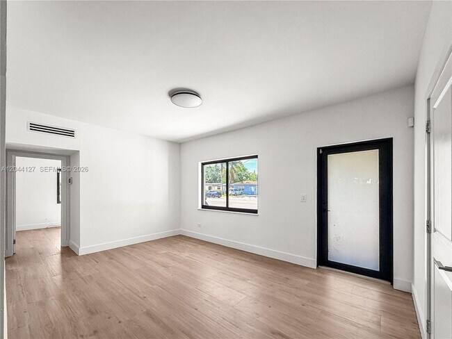 Foto del edificio - 55 NW 125th St