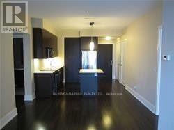 Building Photo - 70 Roehampton Ave