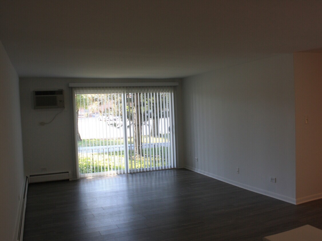 Primary Photo - 11030 S 76th Ave