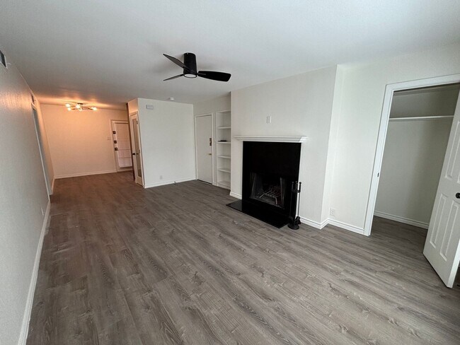 Building Photo - Charming 2BR Condo in Dallas