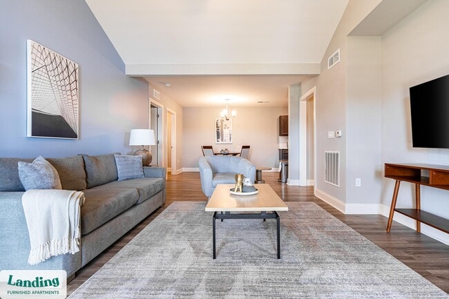 Building Photo - 305 Laredo Dr