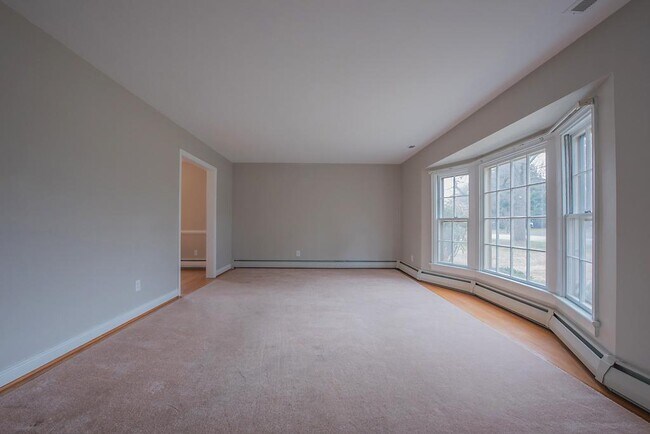 Building Photo - 9313 Overhill Rd