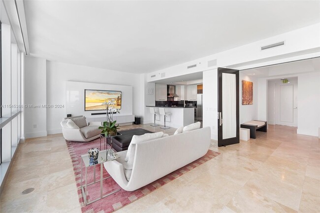 Foto del edificio - 10295 Collins Ave