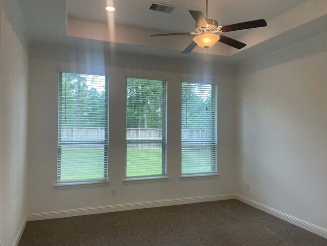 Building Photo - 23627 Maplewood Ridge Dr