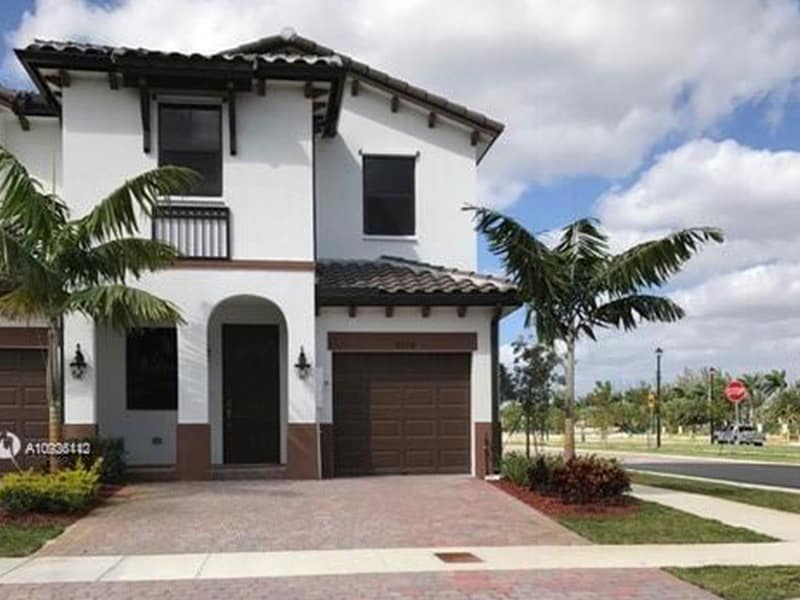 Primary Photo - 8878 NW 103rd Ave