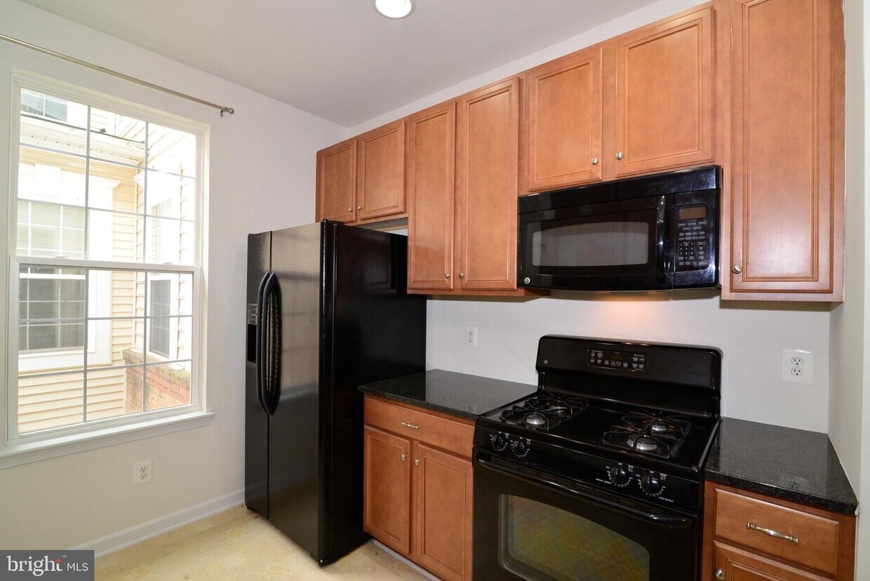 20375 Belmont Park Terrace Unit 112, Ashburn, VA 20147 Apartment for