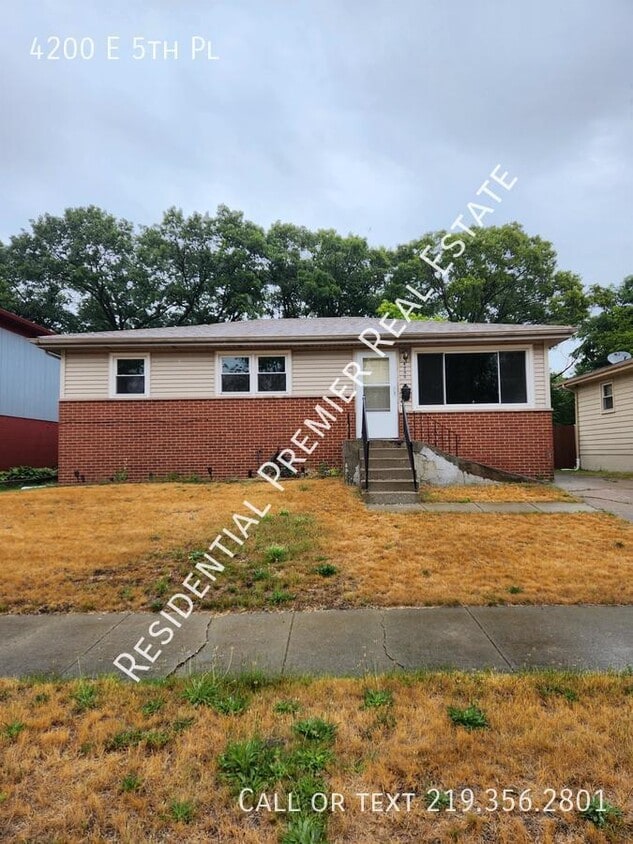 Primary Photo - 4200 E 5th Pl