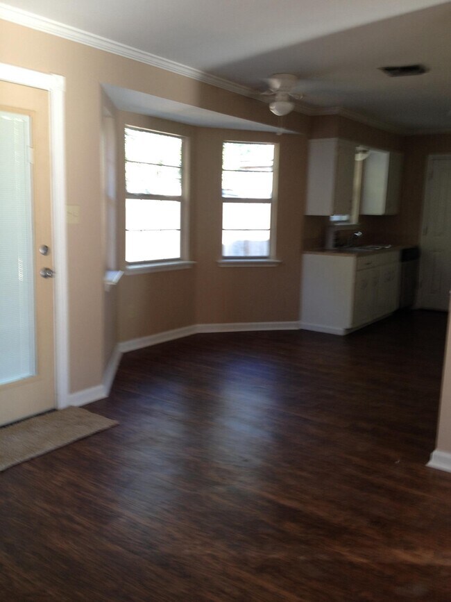Building Photo - 205 Timothy Dr