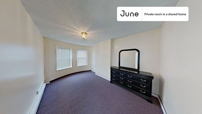 Building Photo - Room in Shared 3 bed/1 bath home