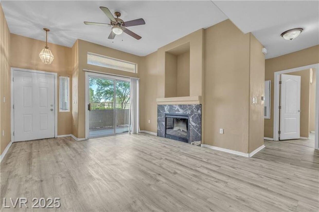 Building Photo - Charming Upgraded 3-Bedroom Condo with Community Amenities!