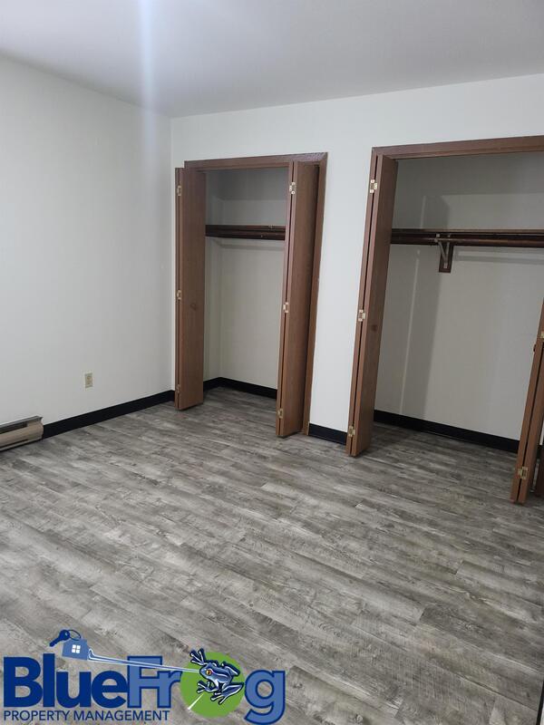 Building Photo - 406 1st St