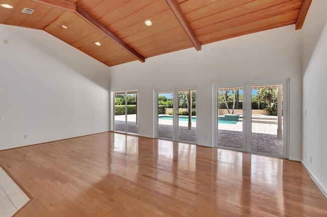 Building Photo - 11106 Whispering Pines Ln