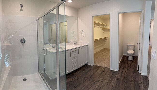 Foto del edificio - BRAND NEW 4 BED / 2.5 BATH HOME WITH SOLAR...