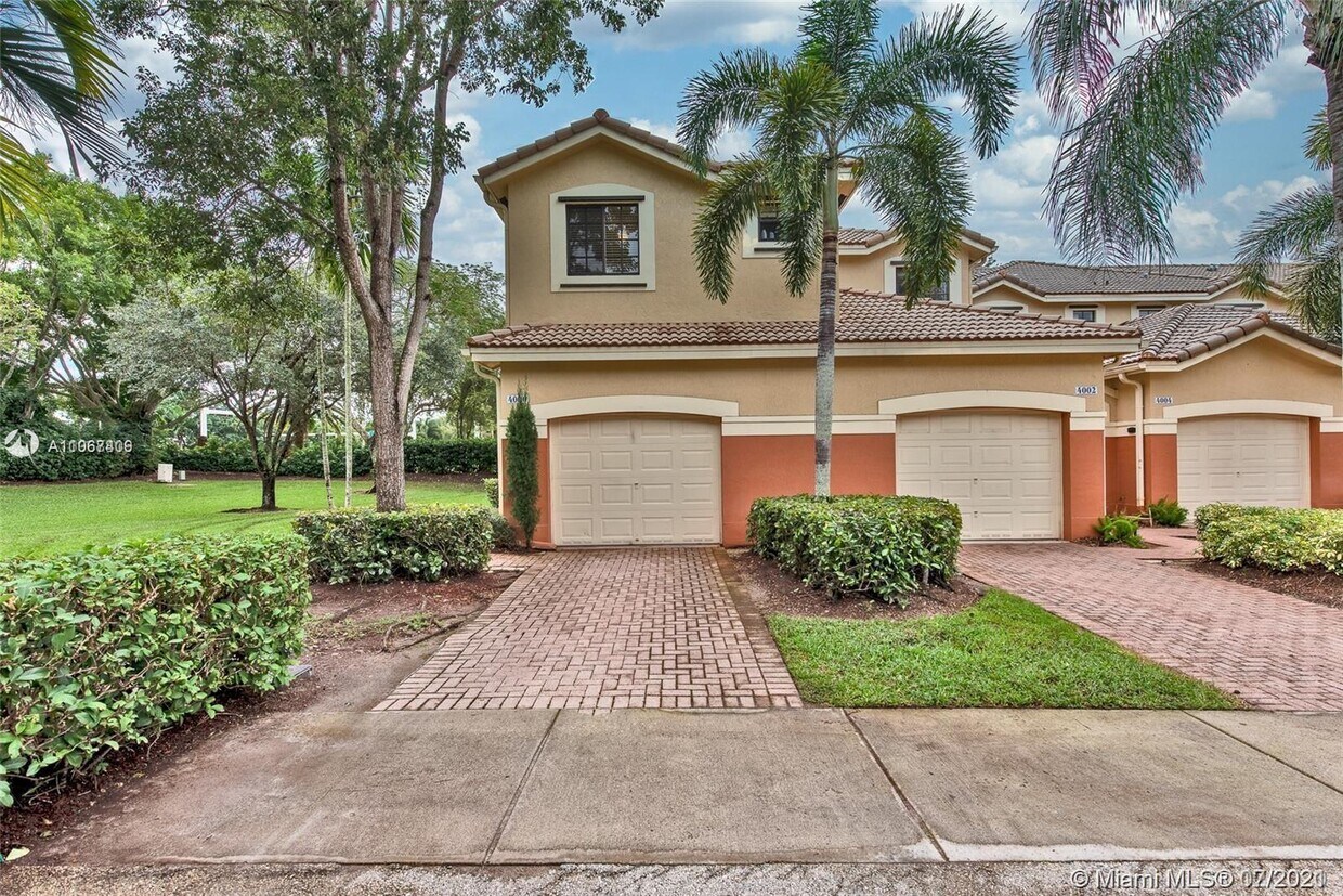 4000 Peppertree Dr, Weston, FL 33332 Townhouse for Rent in Weston, FL