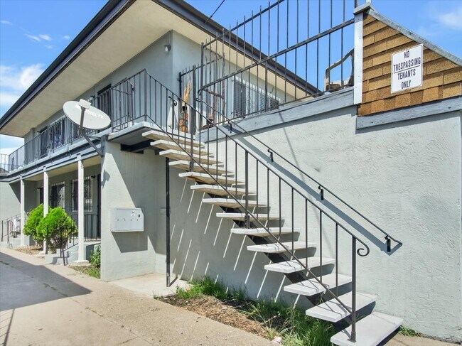 Building Photo - 2901 Octavia St