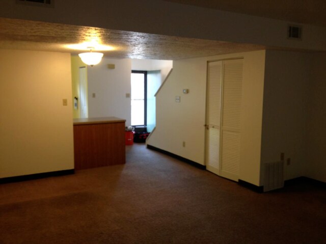 Foto del edificio - 3 bedroom Condo with updated Kitchen and B...