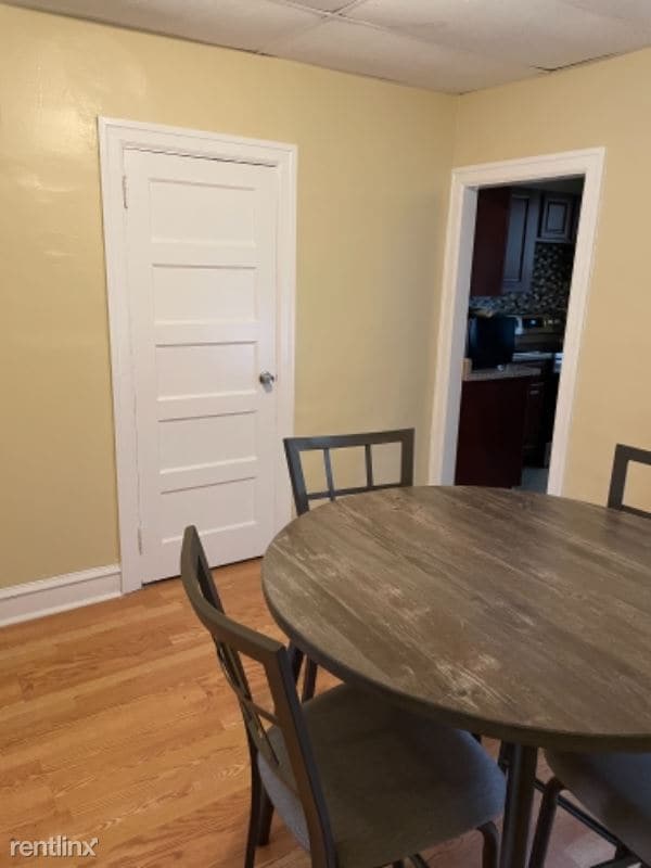Building Photo - 3 br, 1 bath Townhome - 5113 Hawthorne Street