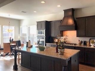 Building Photo - 1305 Xeraco Dr
