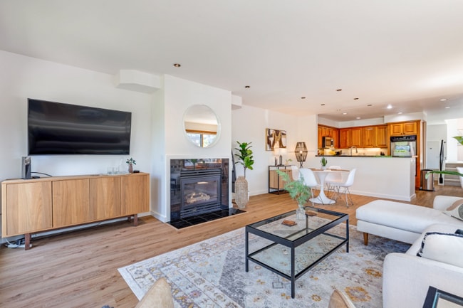 Foto del edificio - 2026 Fairview Ave E