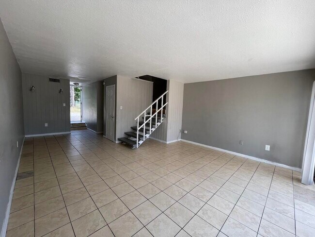 Building Photo - 1010 N Fiske Blvd