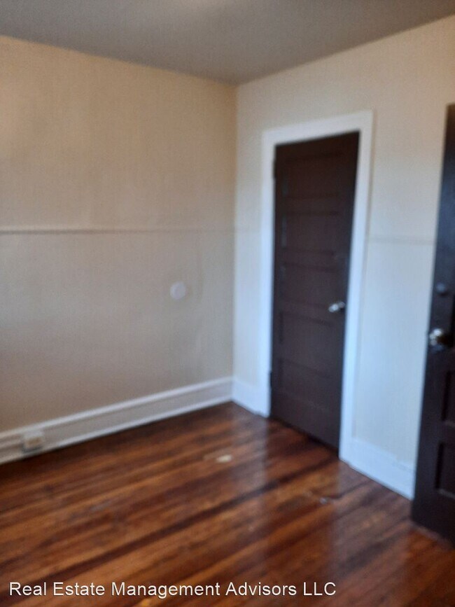 Building Photo - 3 br, 1 bath House - 2525 LLoyd St