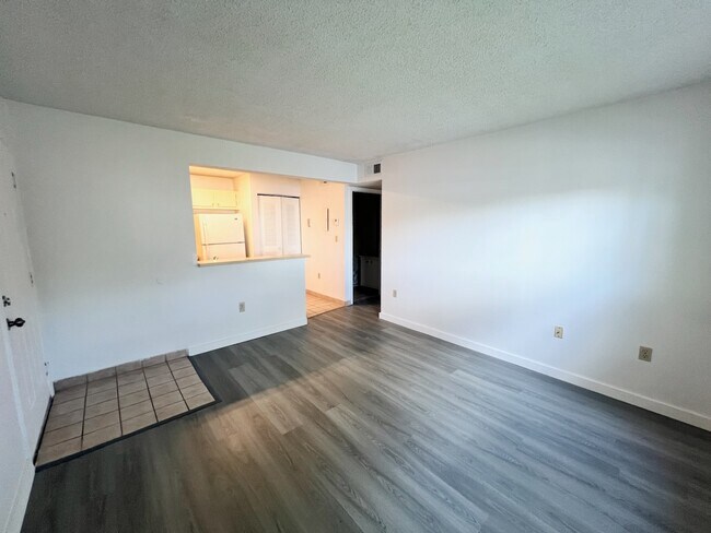 Photo - 350 Palm Cir W Townhome