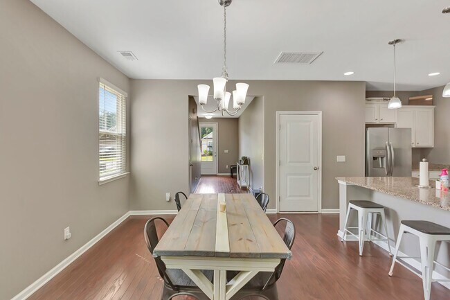 Building Photo - Large open floor plan in Spring Grove Plan...