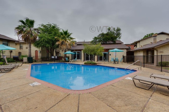Building Photo - 2 bedroom in San Antonio TX 78238